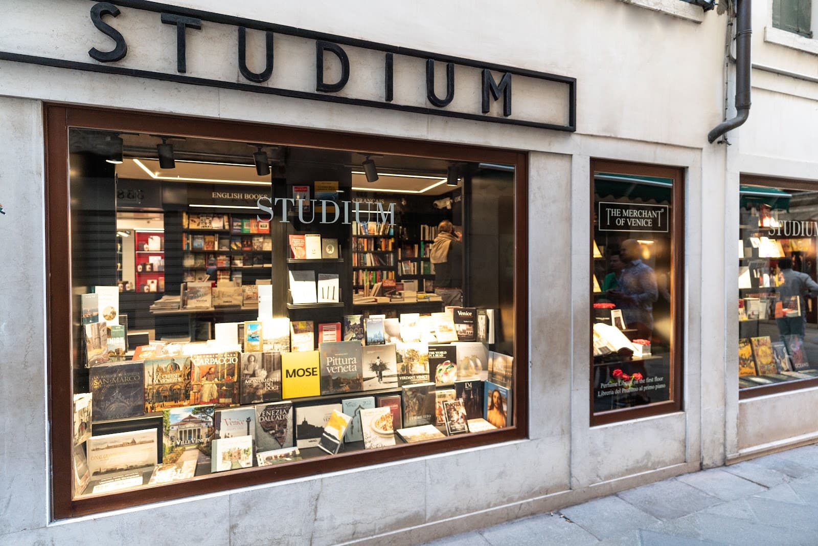 Libreria Studium, Venice, Italy - Image 1