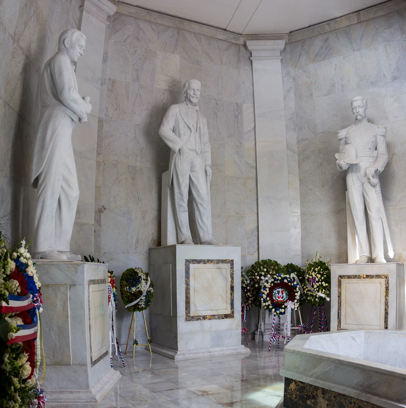 Altar de la Patria Santo Domingo - Image 1