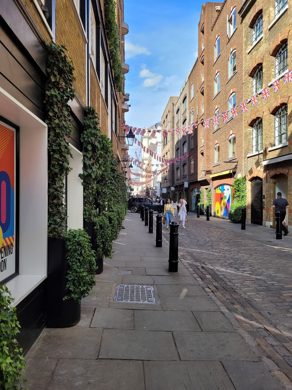 Floral Street - Image 1