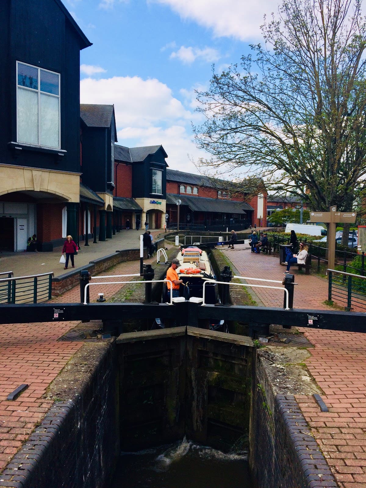 Oxford Canal Towpath (Banbury) - Image 1