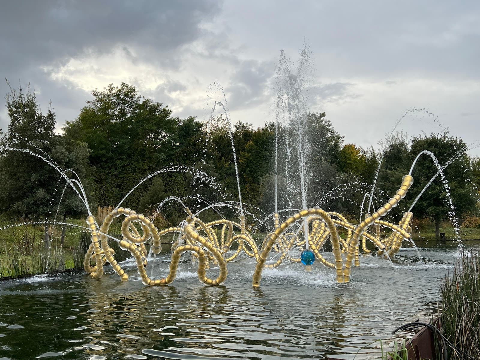 Water Theatre Grove - Image 1