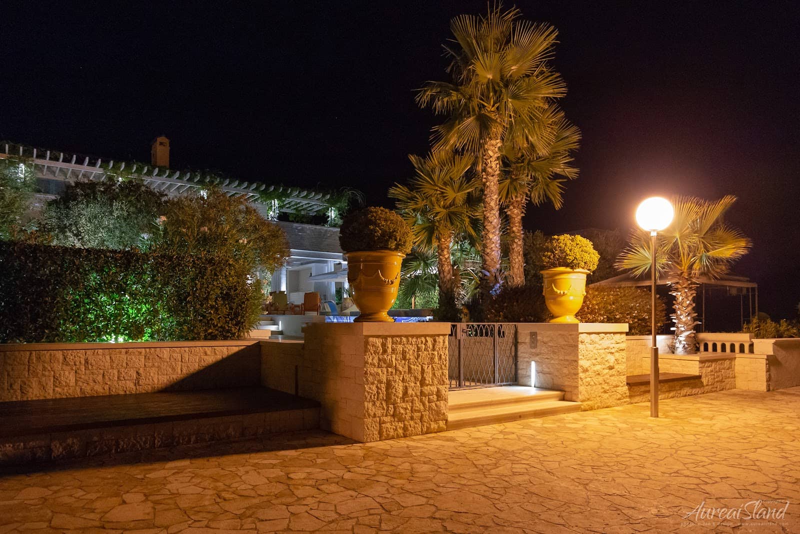 Local Charm and Harbors