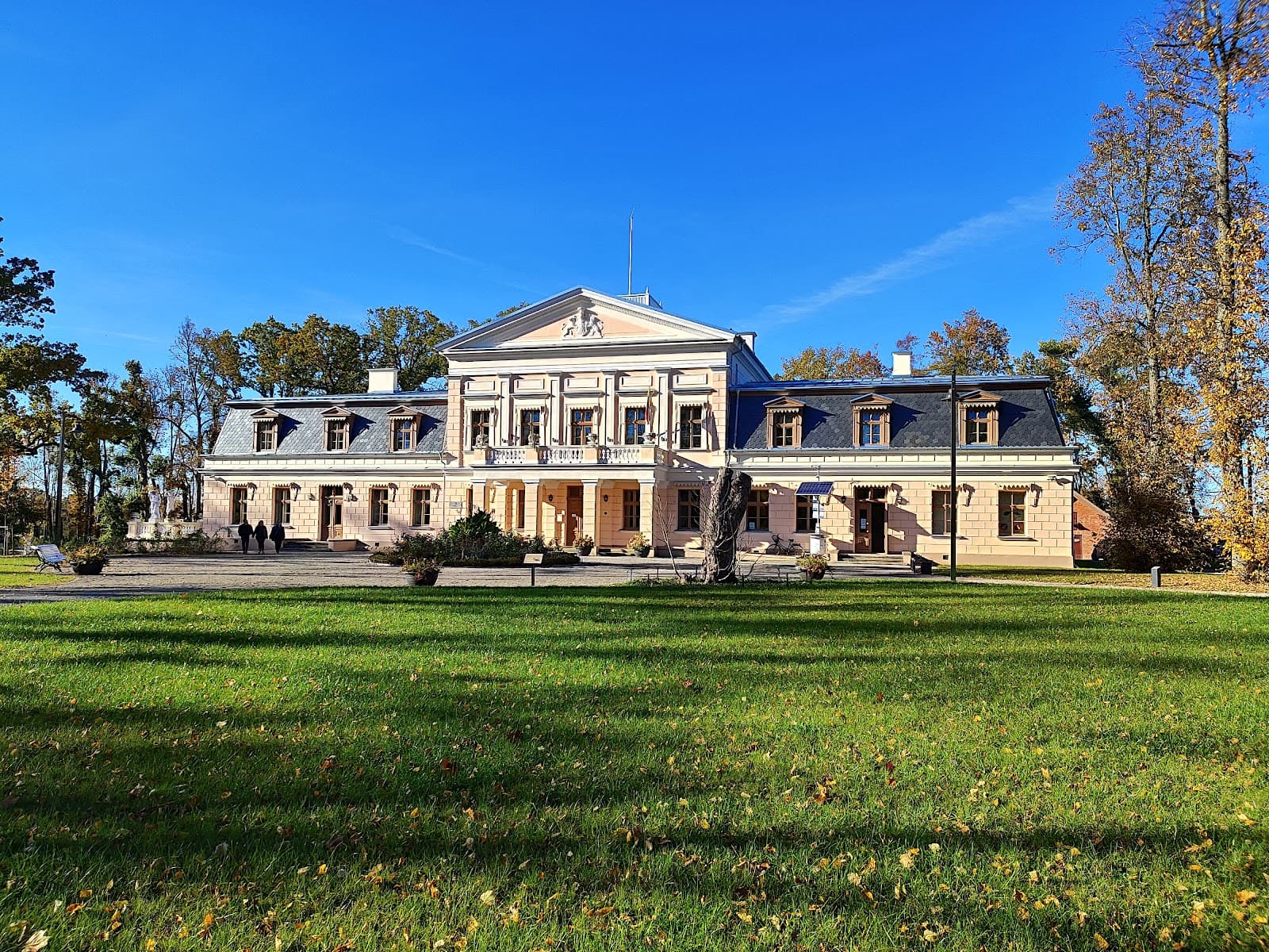 Žagarė Old Town & Manor Park - Image 1