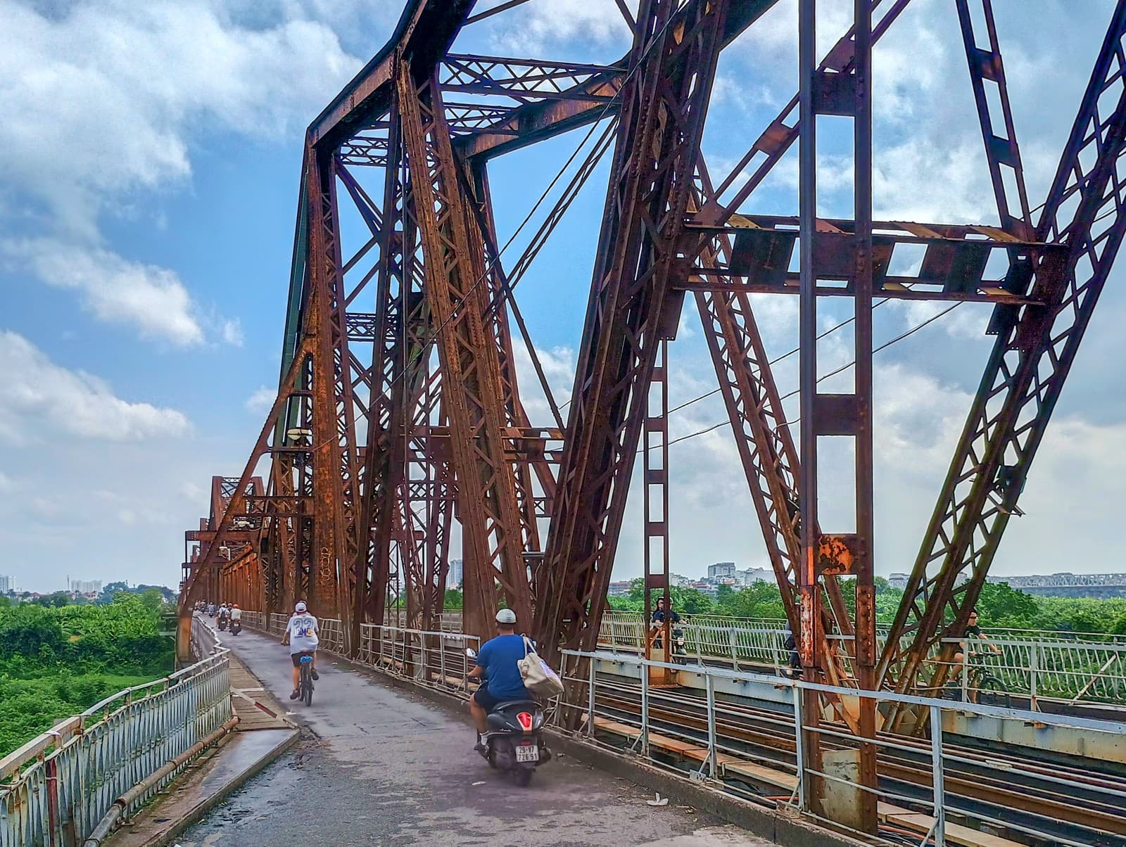 Long Bien Bridge - Image 1