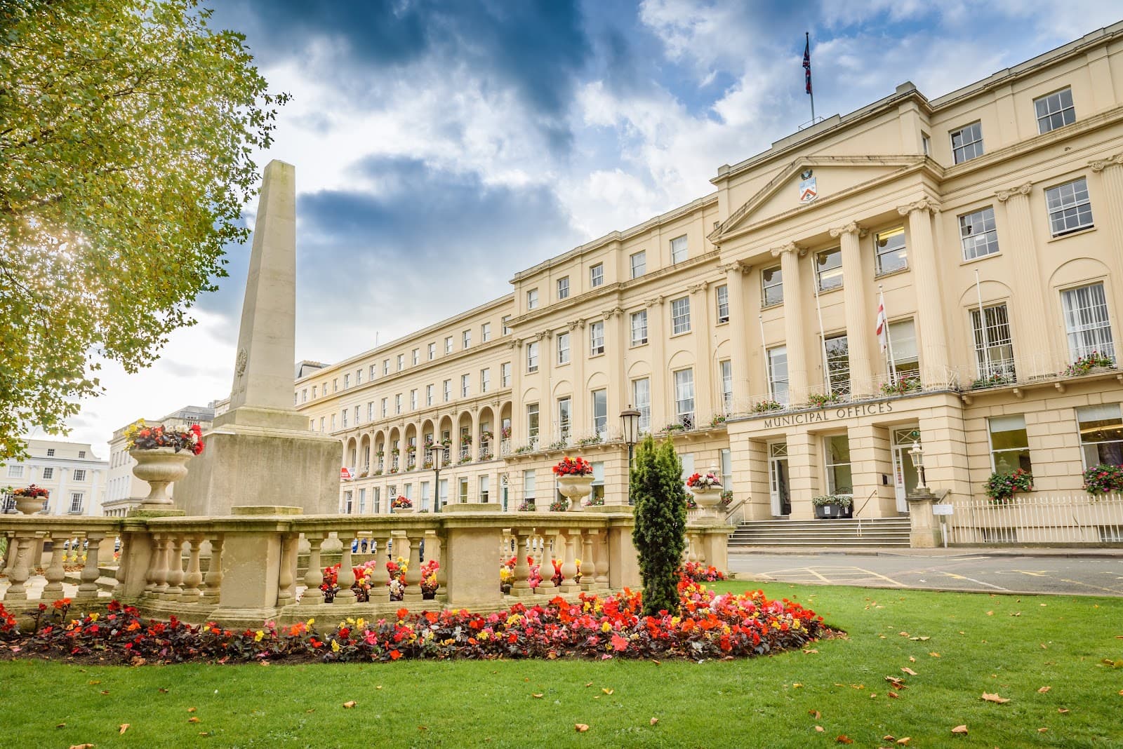 Queen's Hotel Cheltenham - Image 1