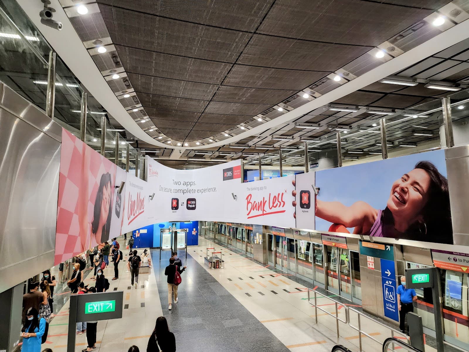 HarbourFront MRT Station - Image 1