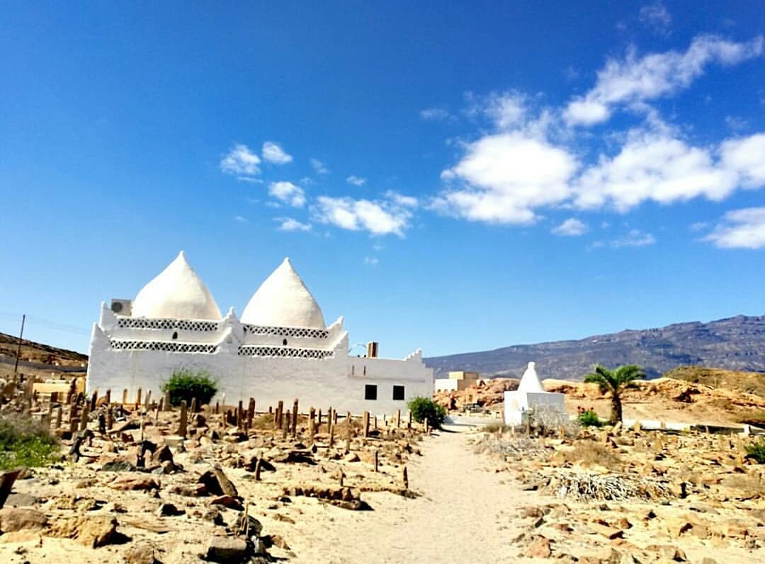 Bin Ali Tomb Mirbat - Image 1