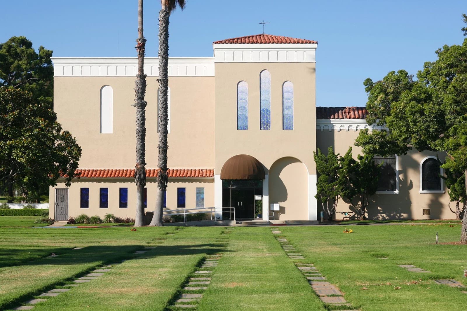 Woodlawn Cemetery - Image 1