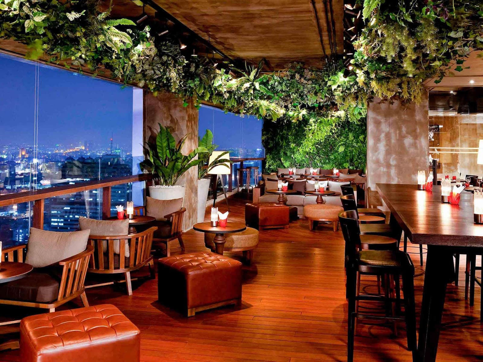 Scarlett Wine Bar - Image 1