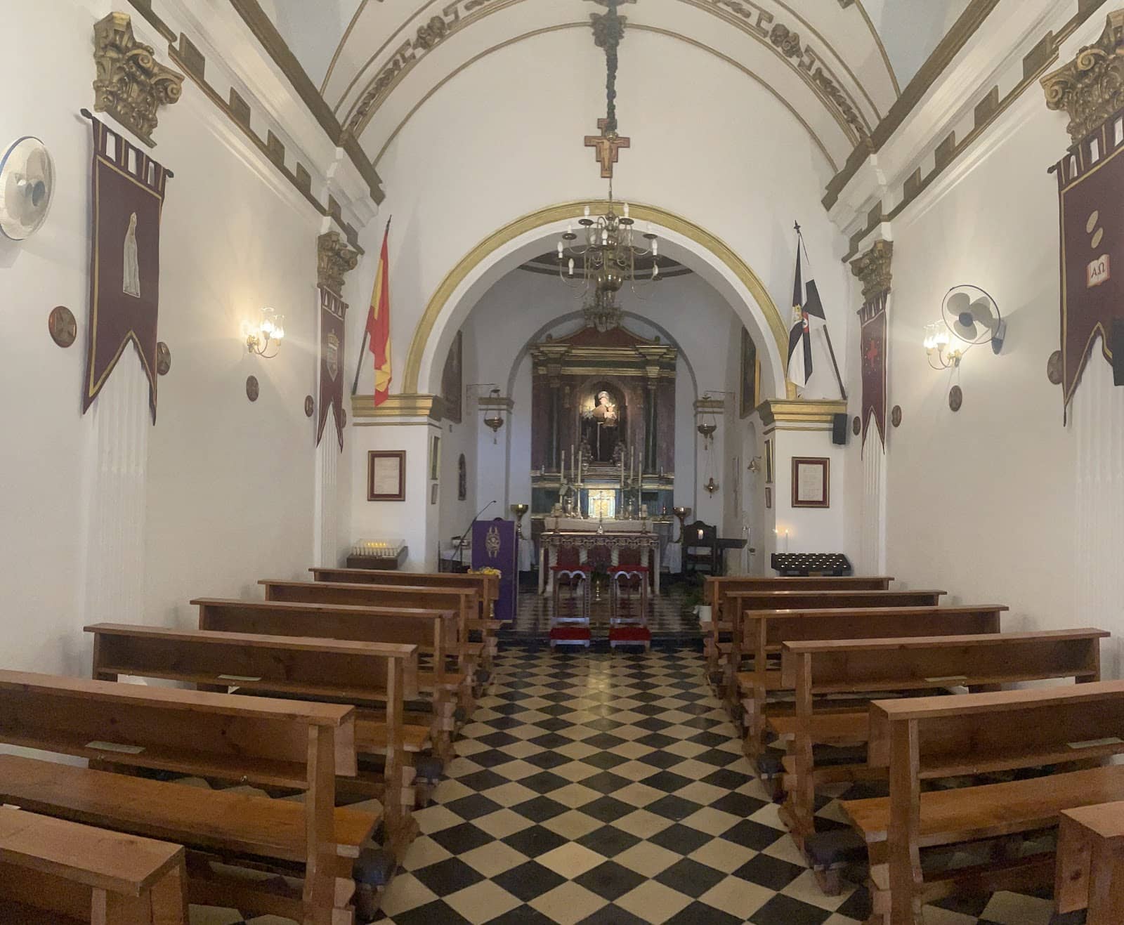 Beautifully Maintained Gardens