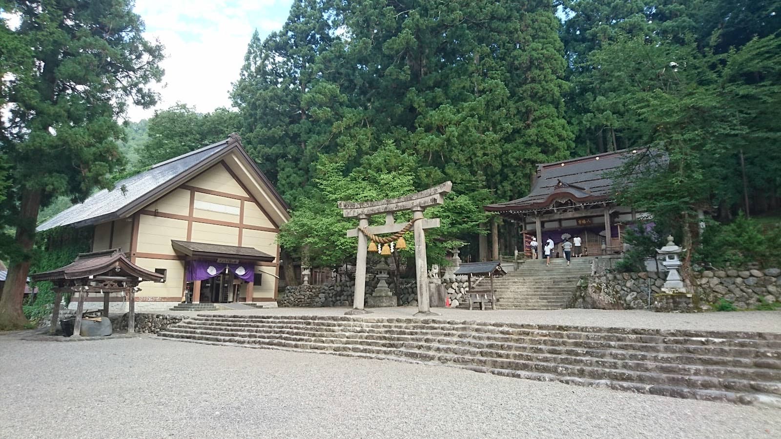 Shirakawa Hachiman Shrine