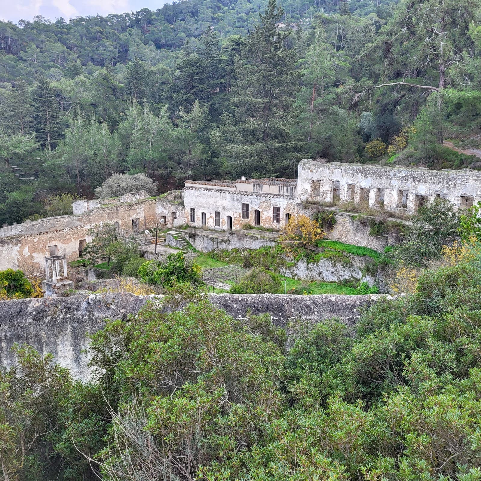 Sourp Magar Monastery Ruins - Image 1