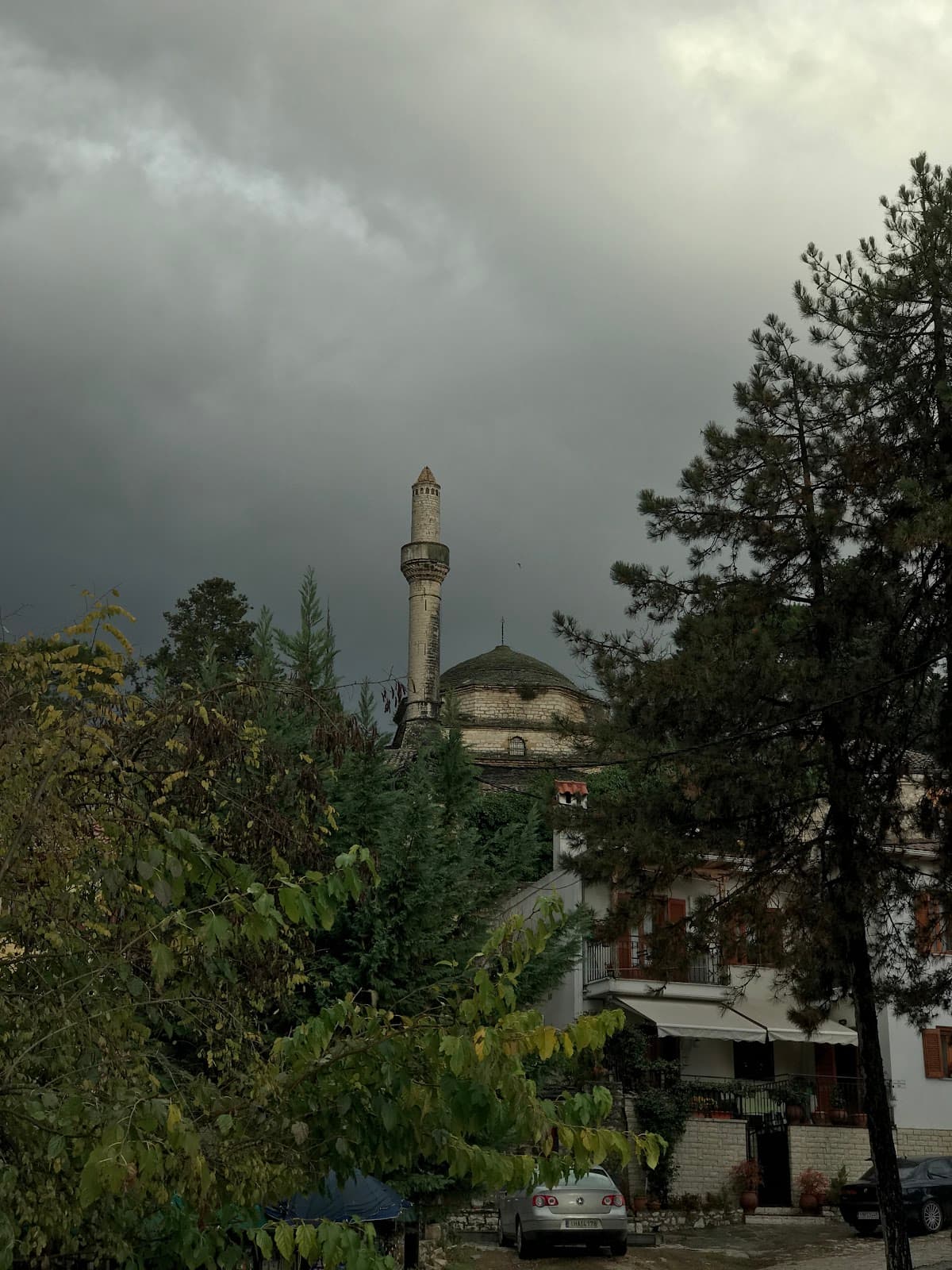 Soufari Sarai - Image 1