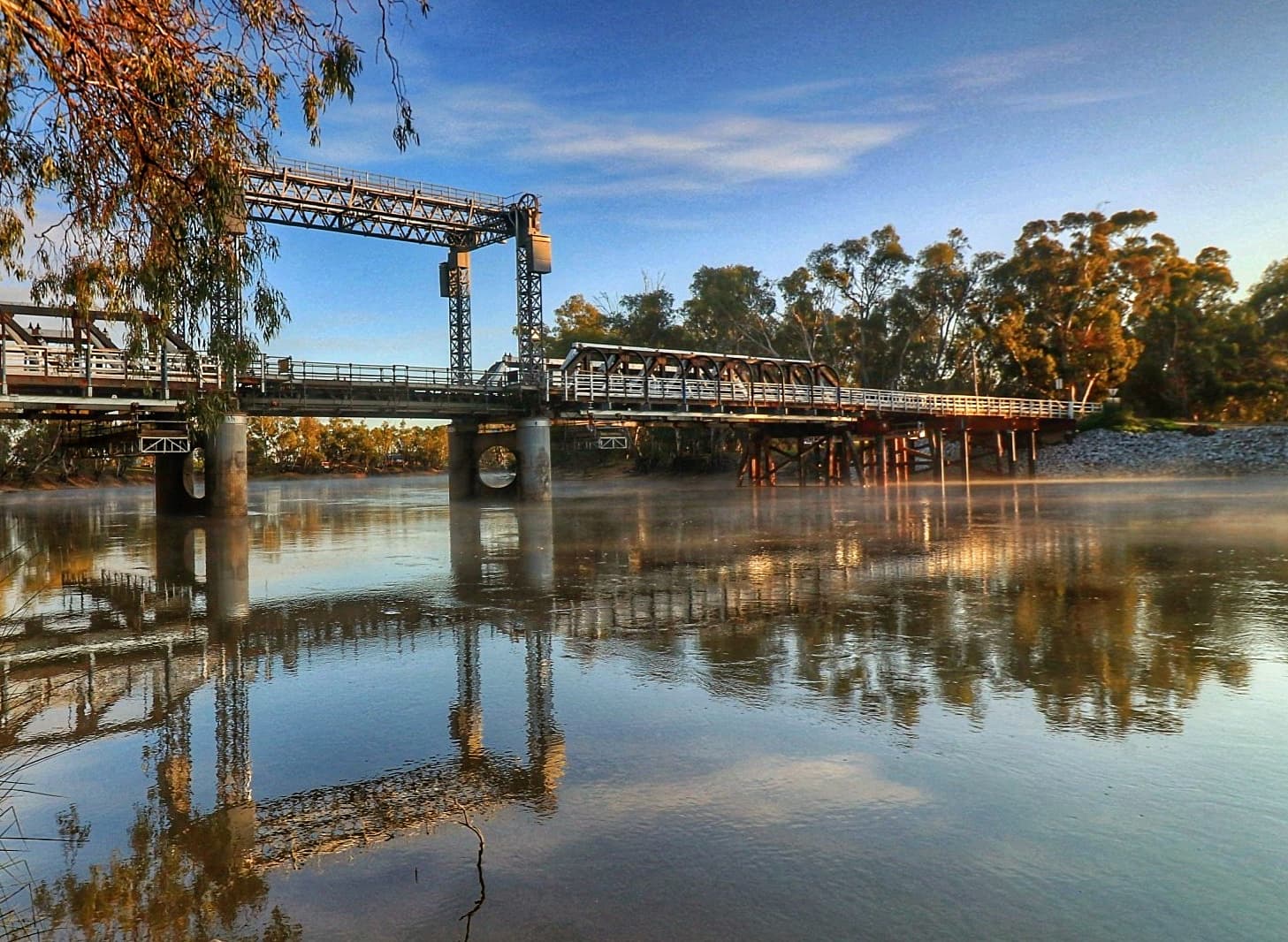 Swan Hill Lift Bridge - Image 1