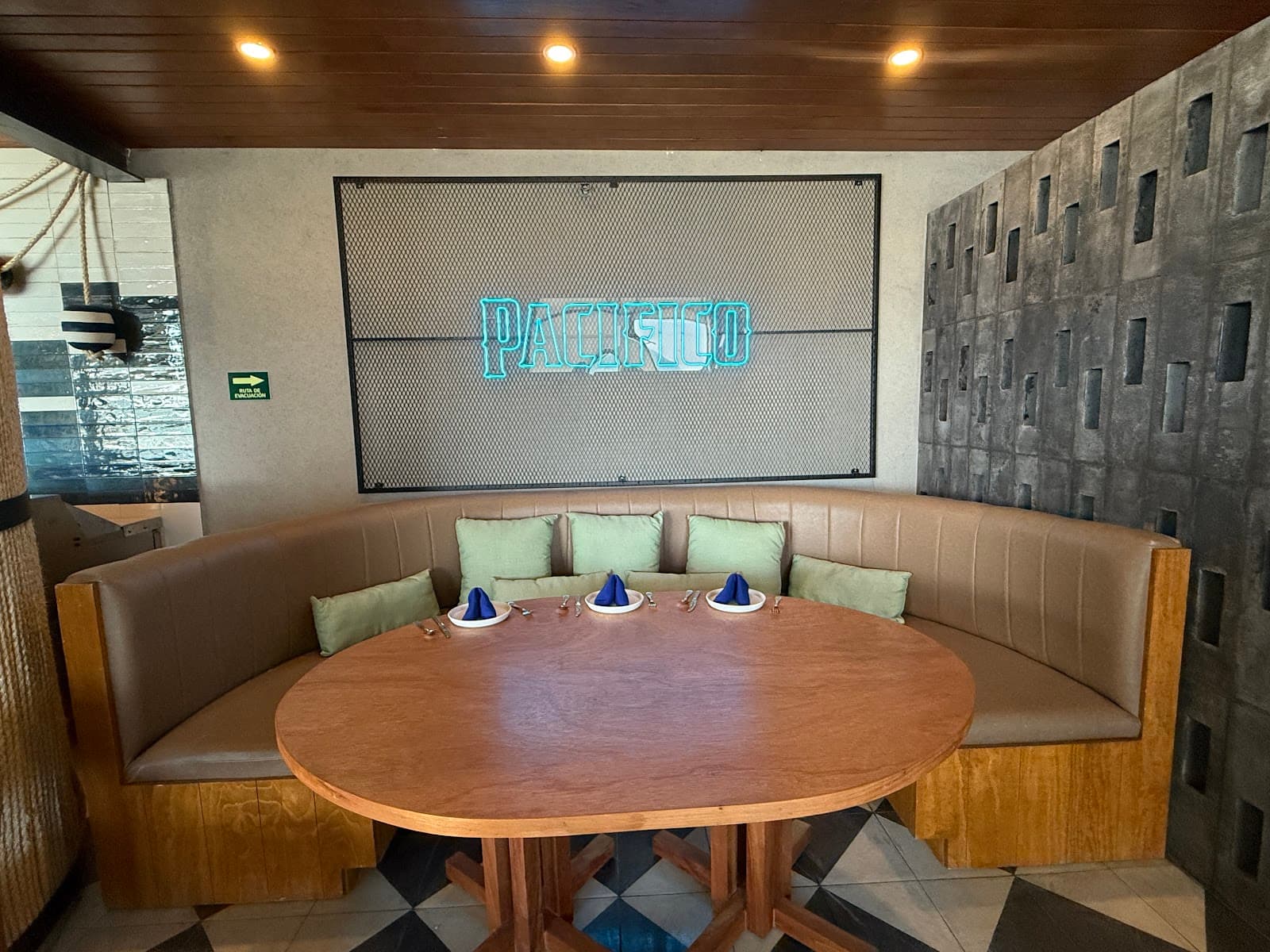 Playa Norte Seafood Stalls - Image 1