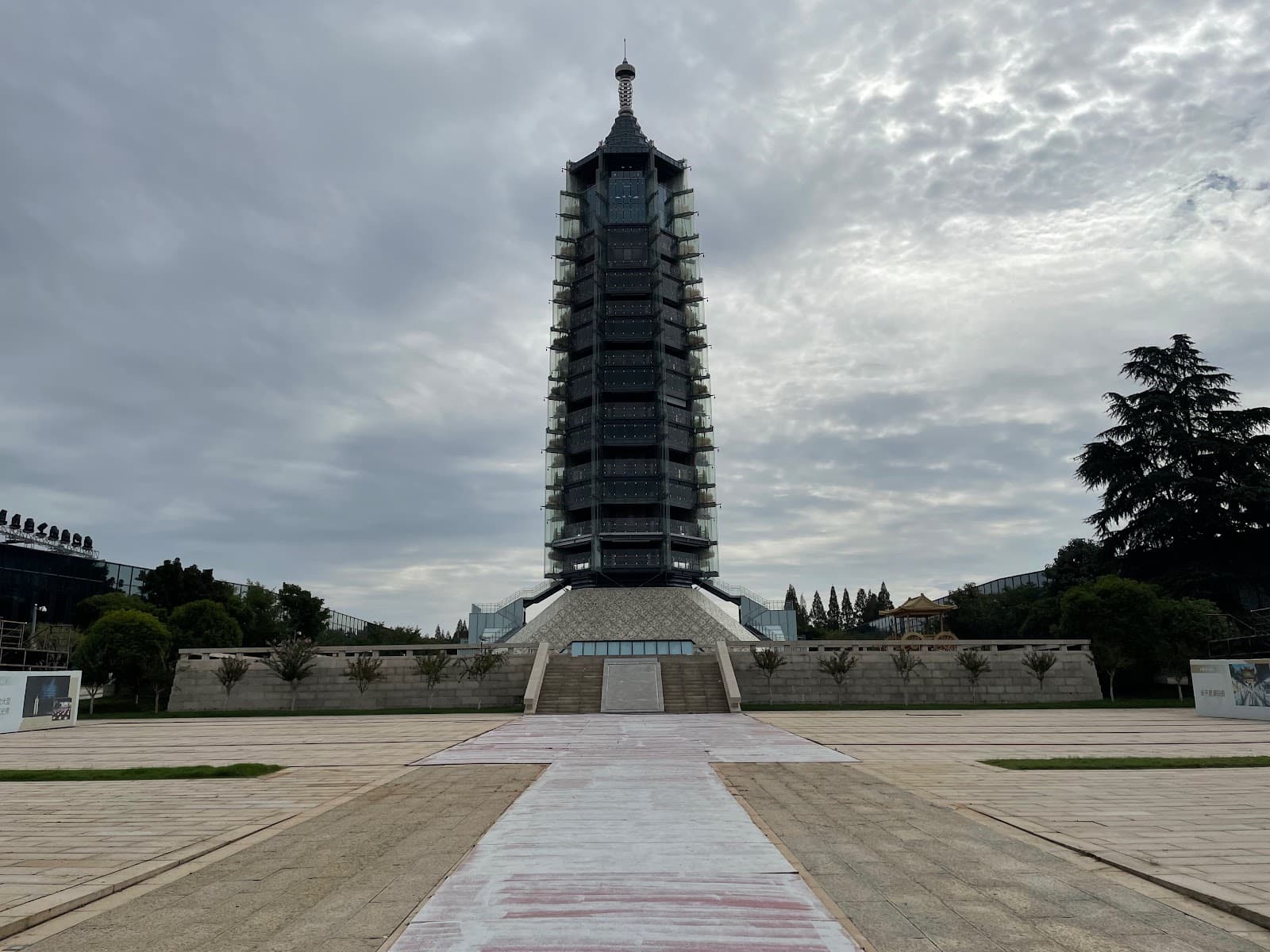 Porcelain Tower of Nanjing Bao'ensi - Image 1