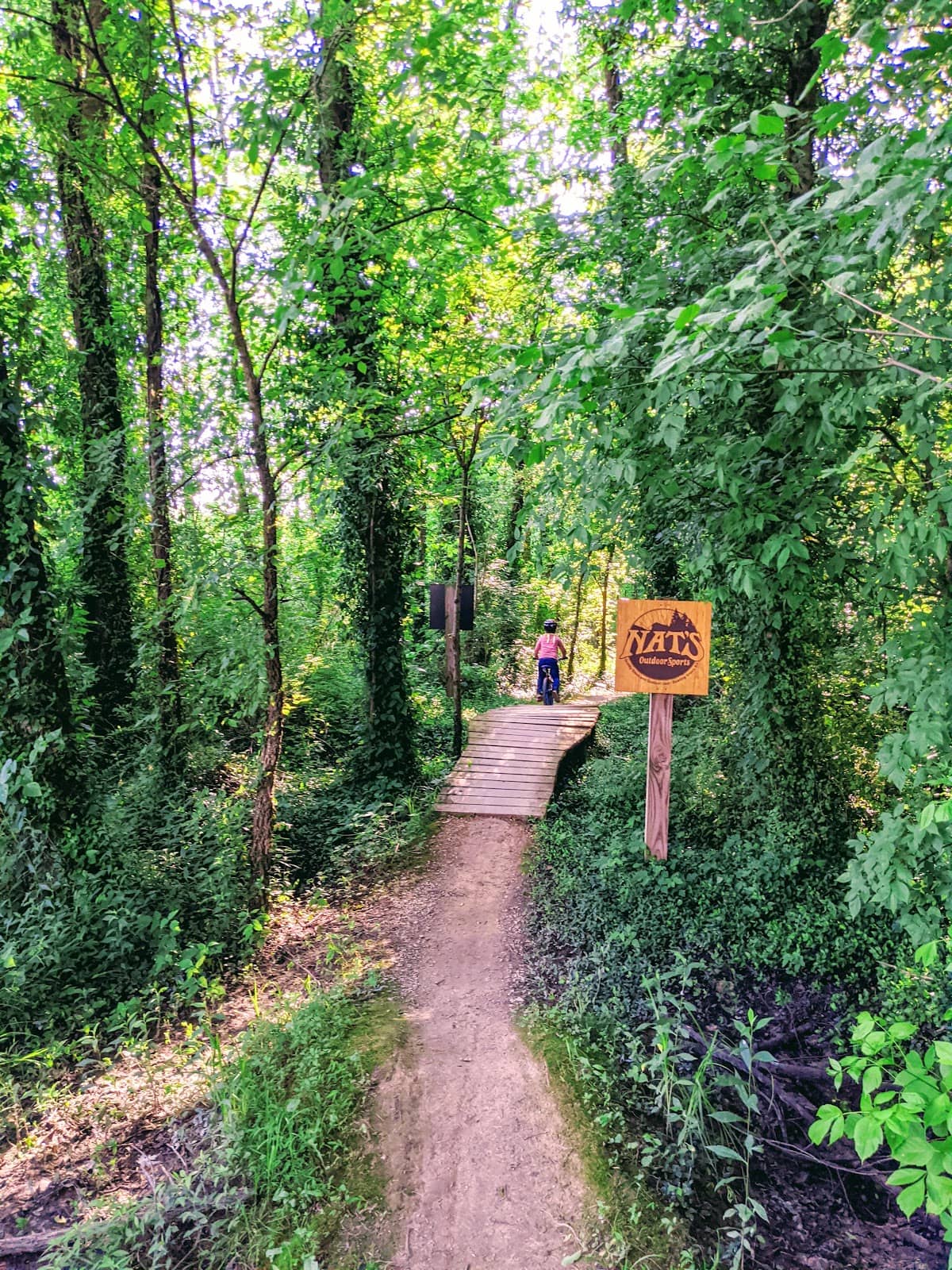 River Views & Picnic Spots