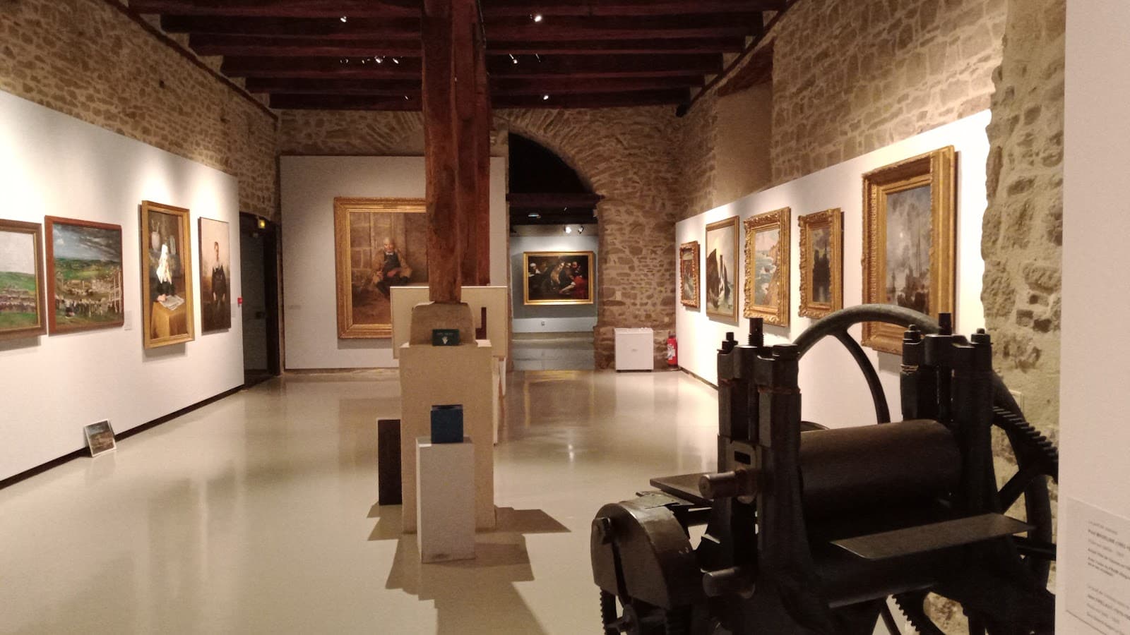 La Cohue Fine Arts Museum - Image 1