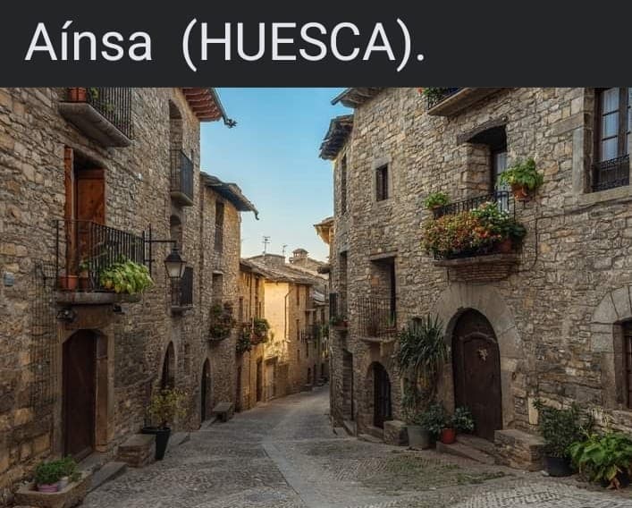 Aínsa Old Town - Image 1
