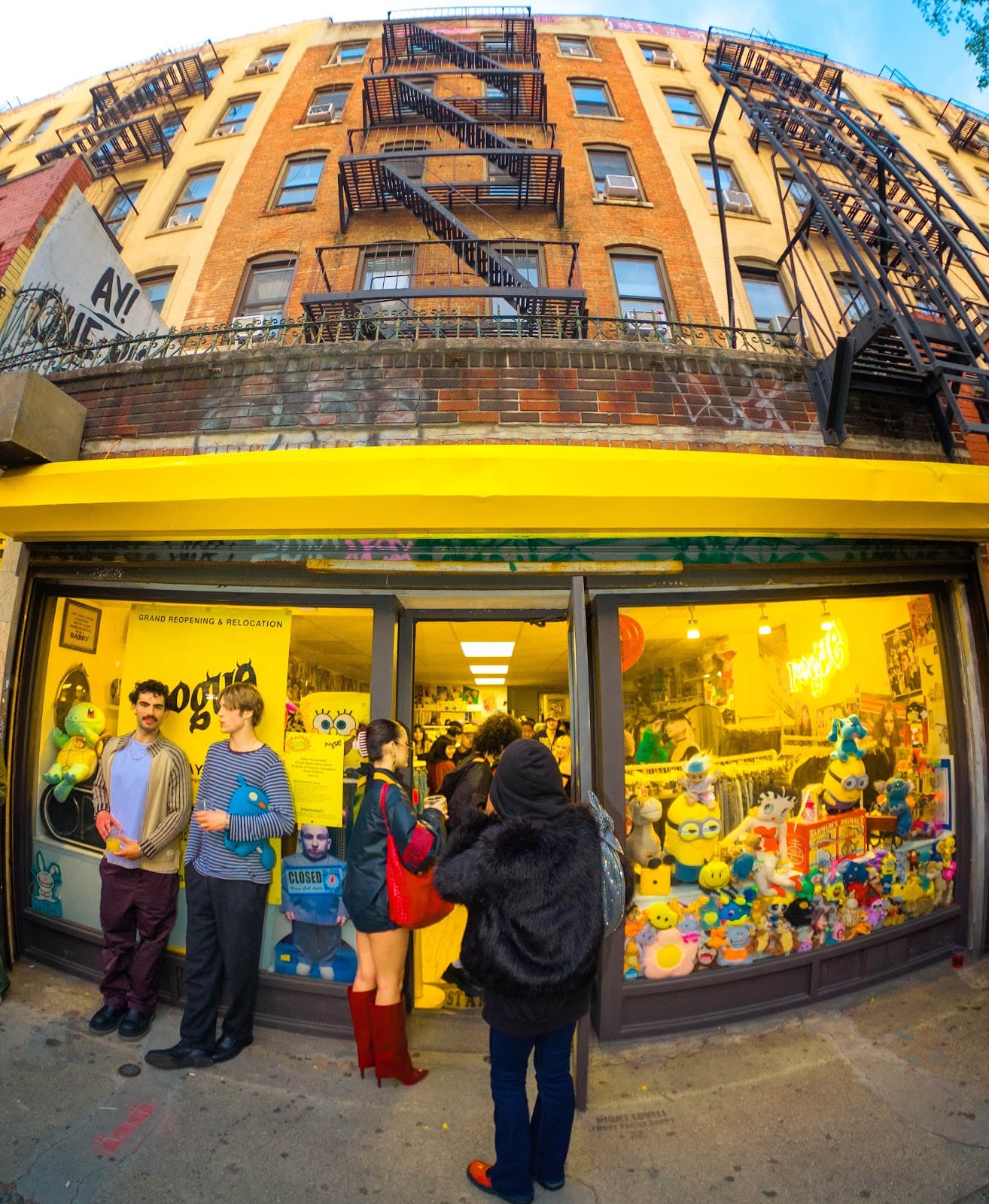 Various Vintage Shops - Image 1