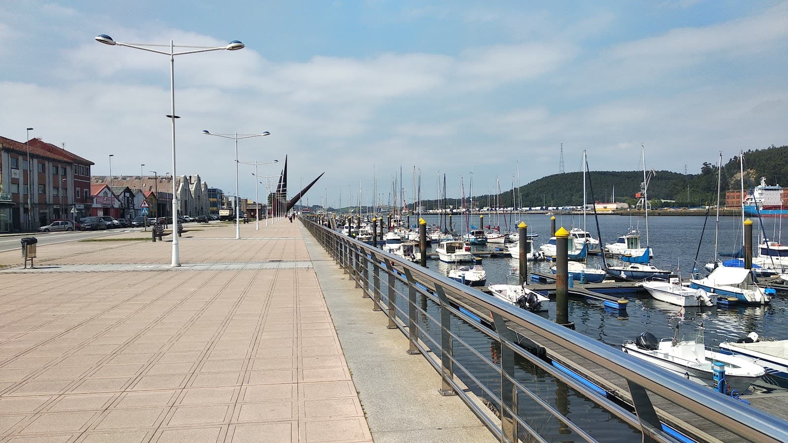 Paseo de la Ría de Avilés - Image 1