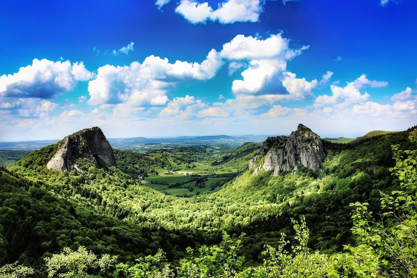 Roches Tuilière & Sanadoire Viewpoint - Image 1