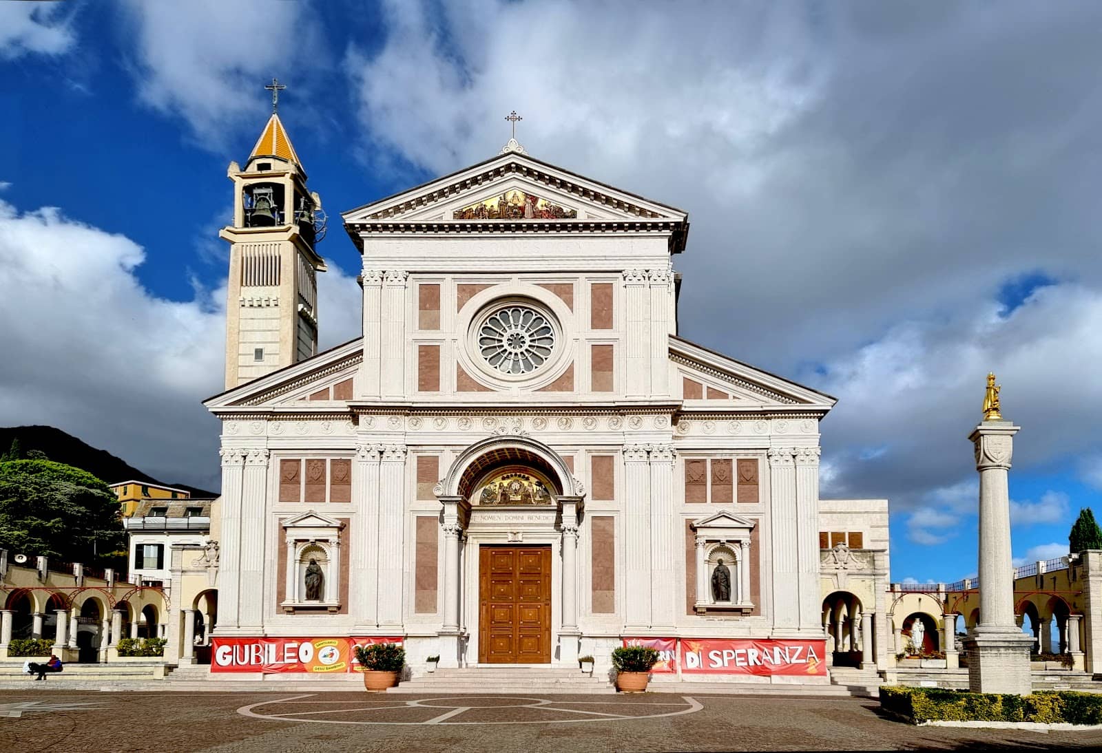Splendid Seafront Promenade