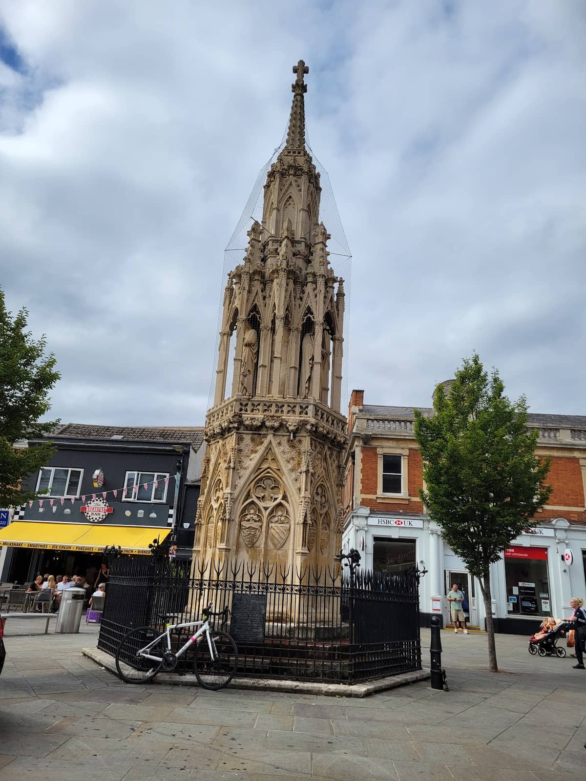 Town Centre Shops & Cafes