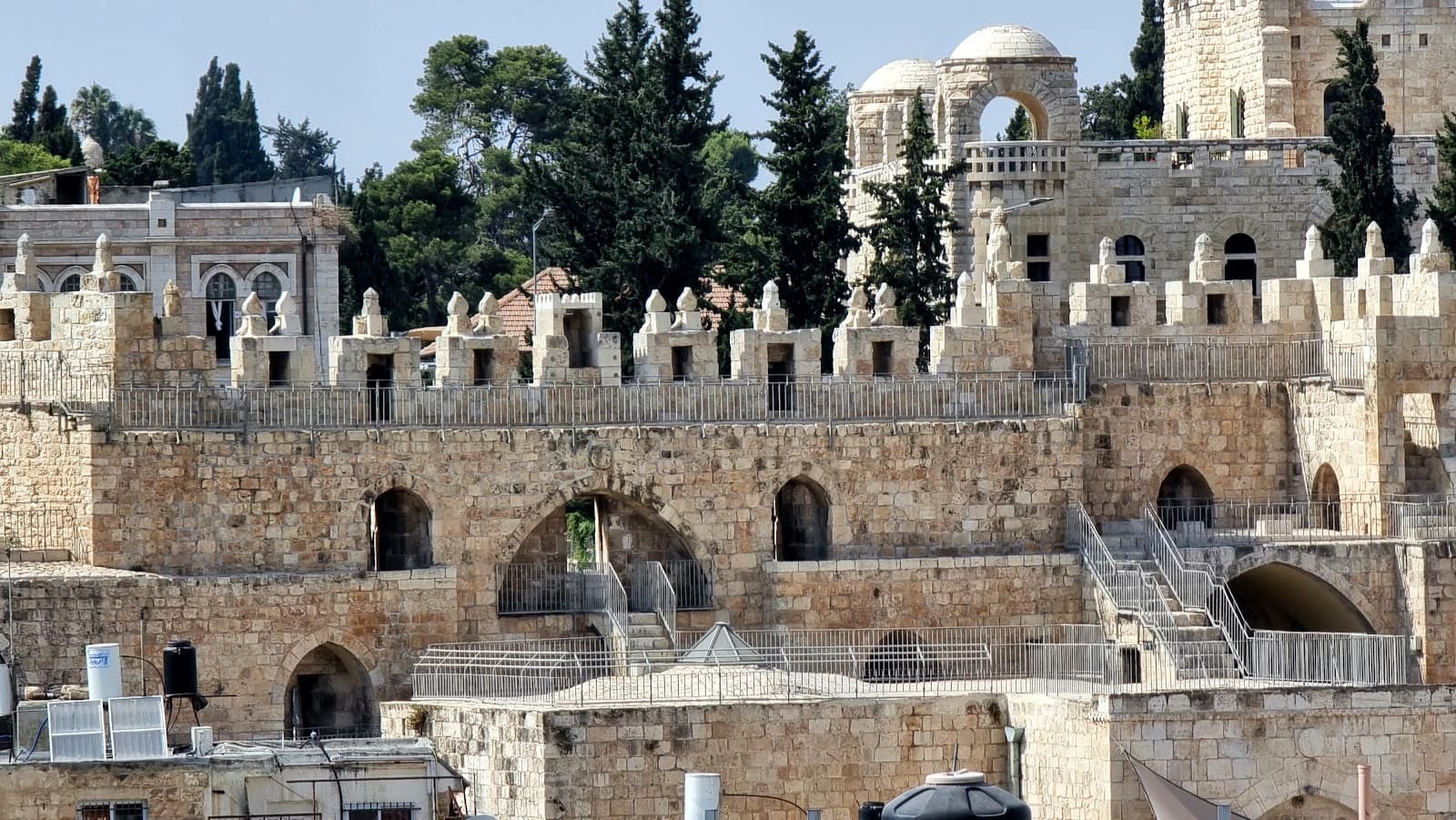 Hashimi Hotel - Image 1