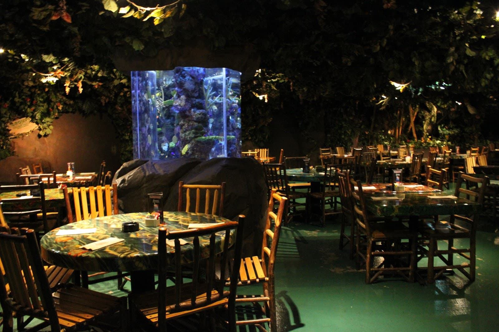 Rainforest Cafe (Ikspiari) - Image 1