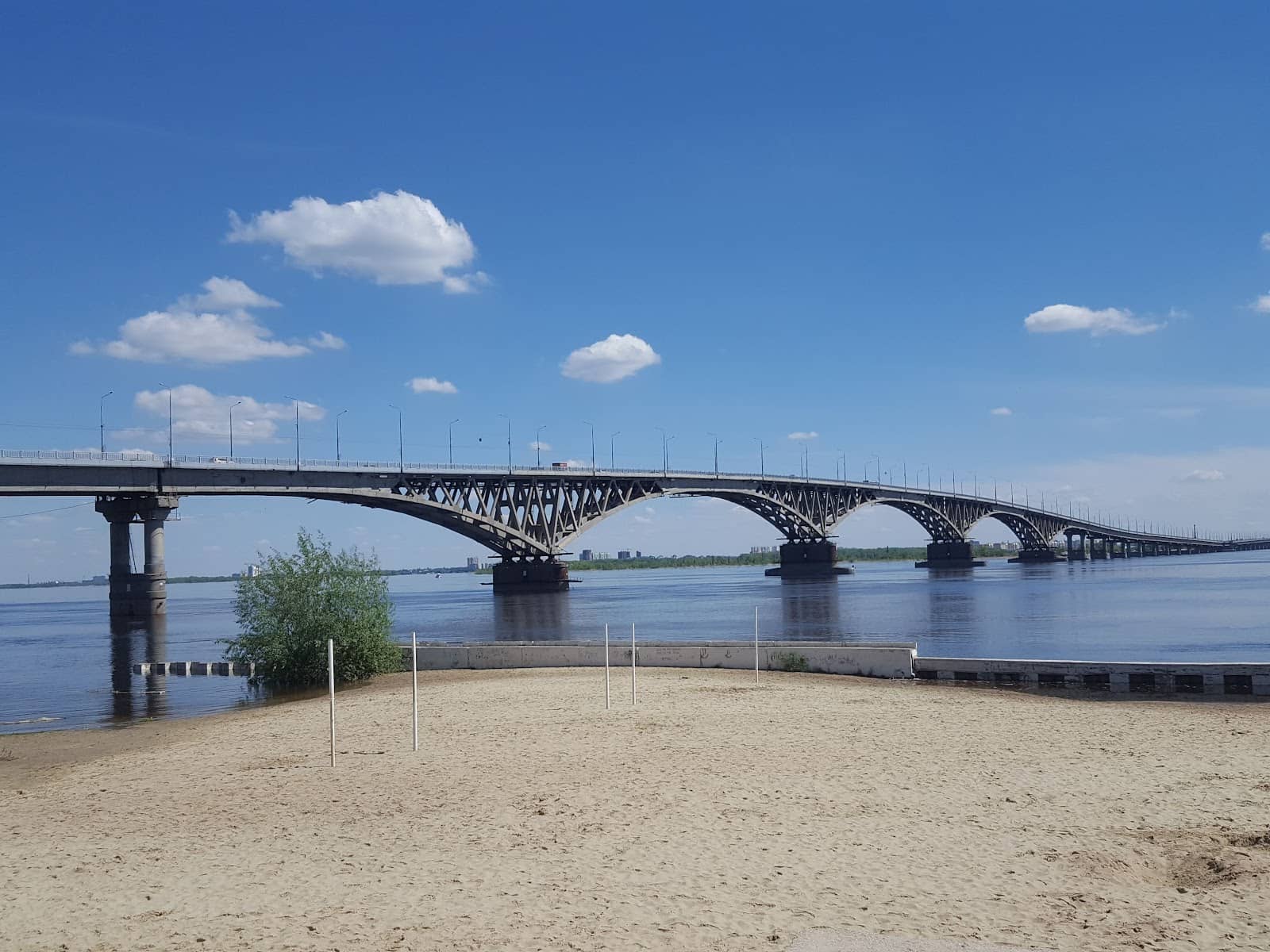 Connecting Saratov & Engels