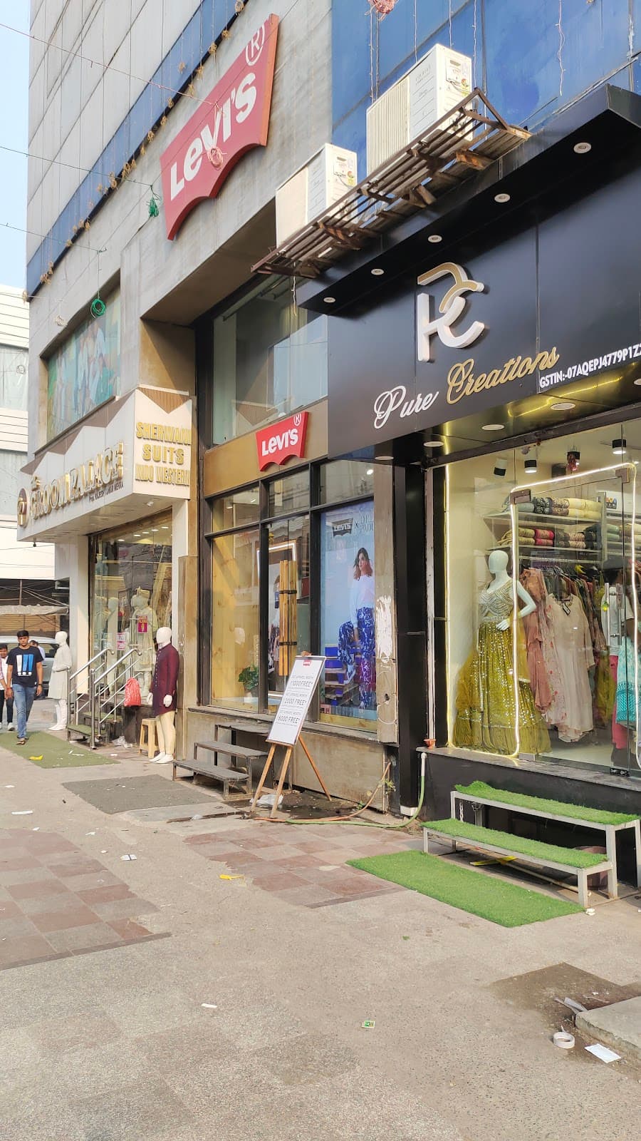 Karol Bagh Market - Image 1