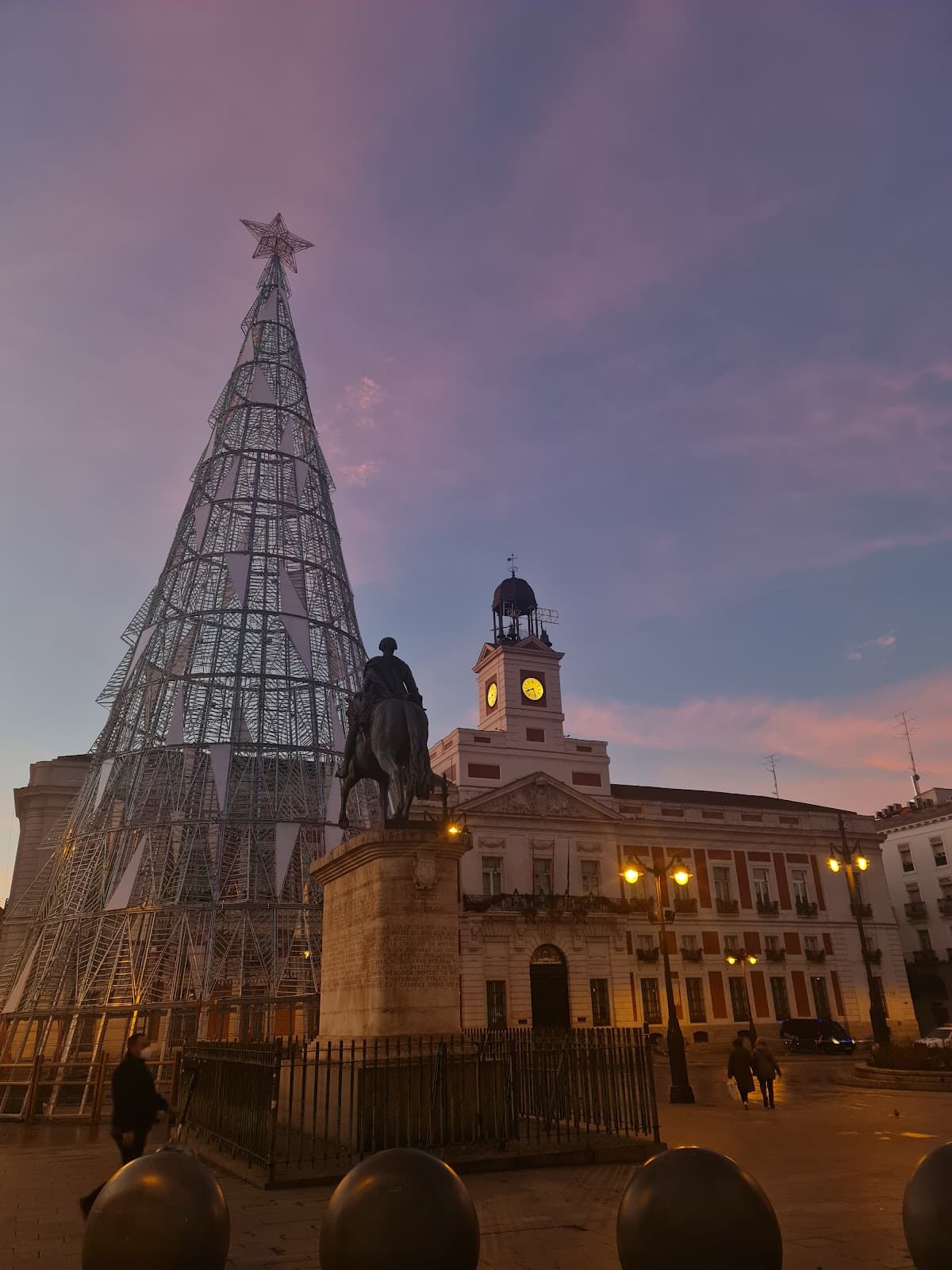 Sol Neighborhood, Madrid - Image 1
