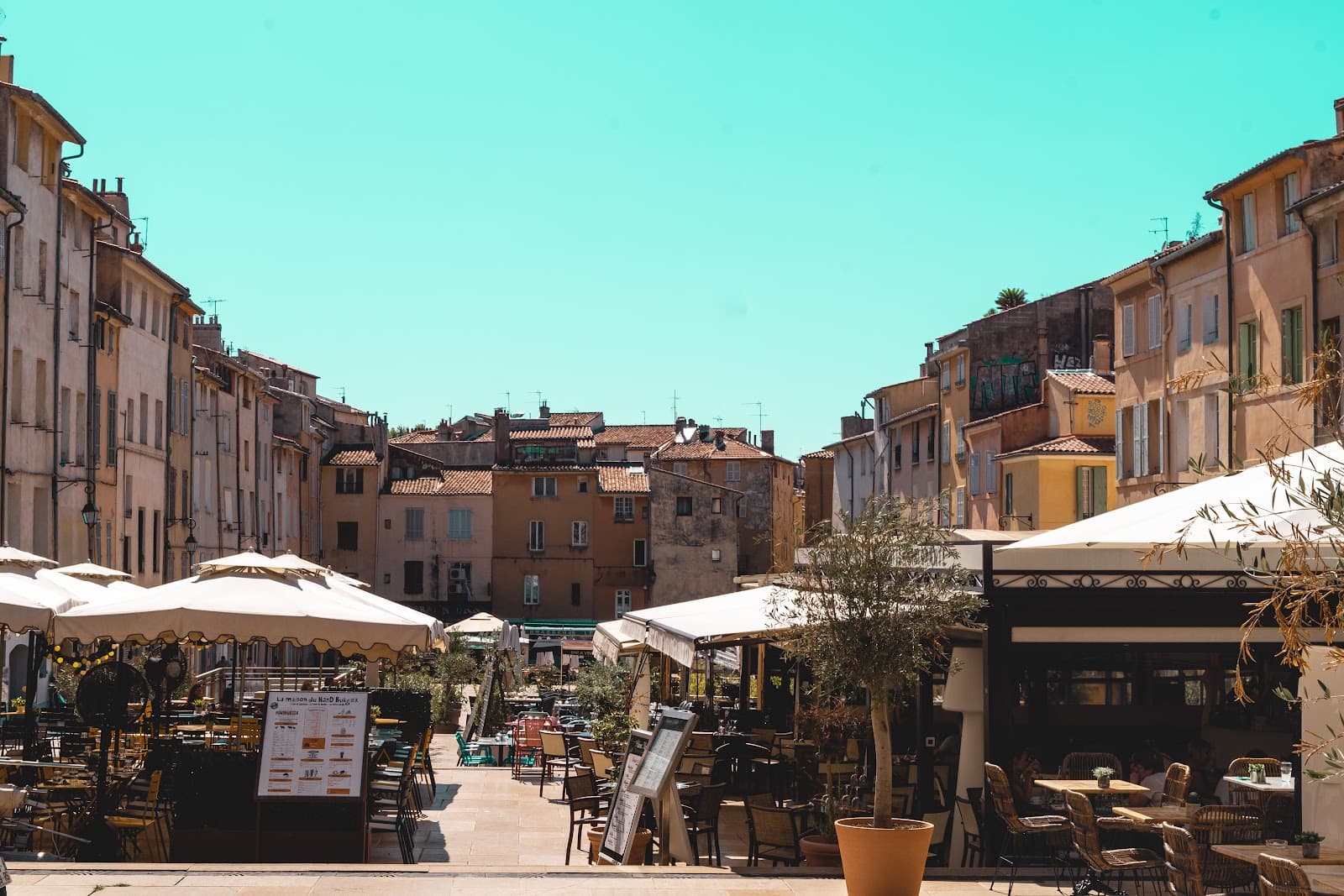 Place des Cardeurs - Image 1