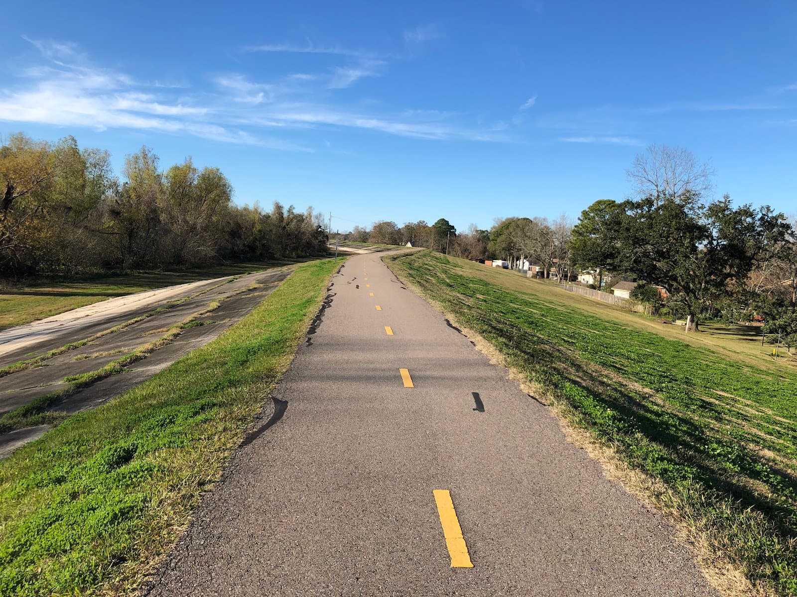 Mississippi River Trail (Westwego Levee) - Image 1