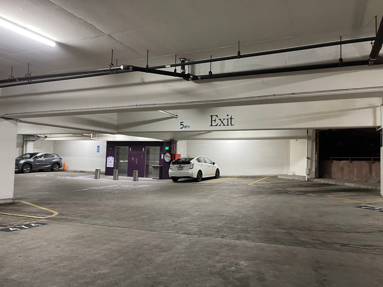 888 S Figueroa St Parking Deck - Image 1