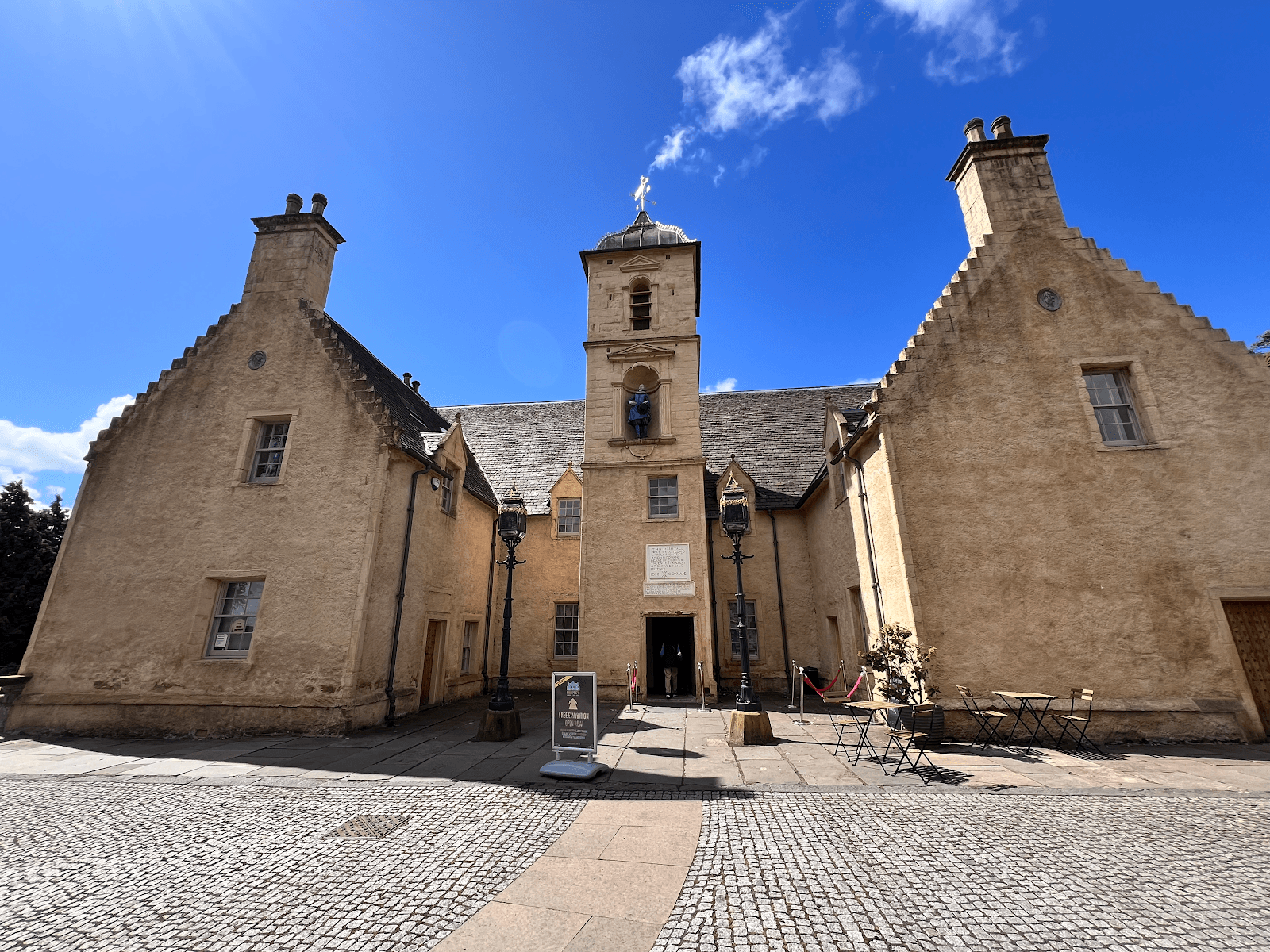 Cowane's Hospital - Image 1