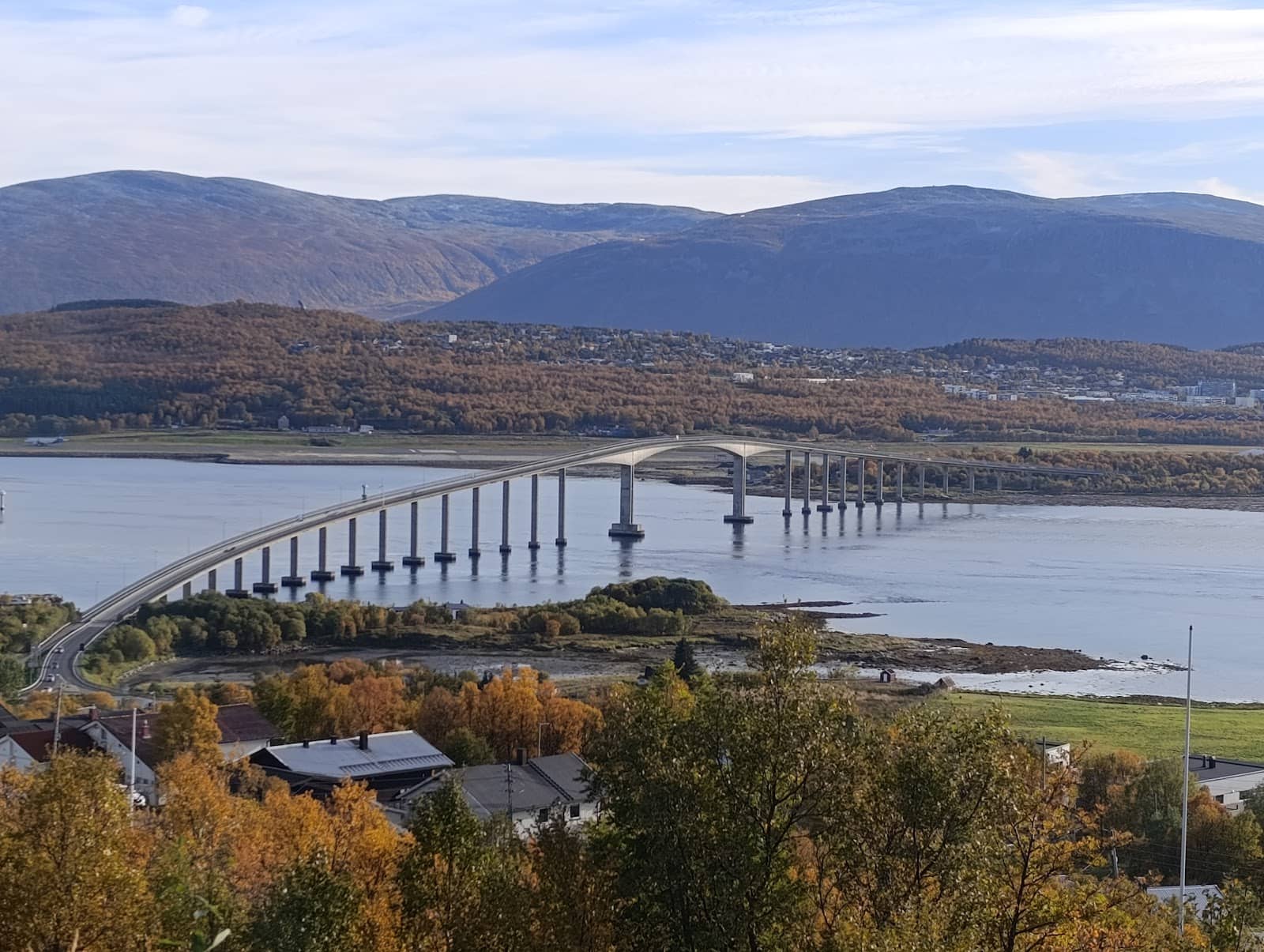 Connection to Kvaløya