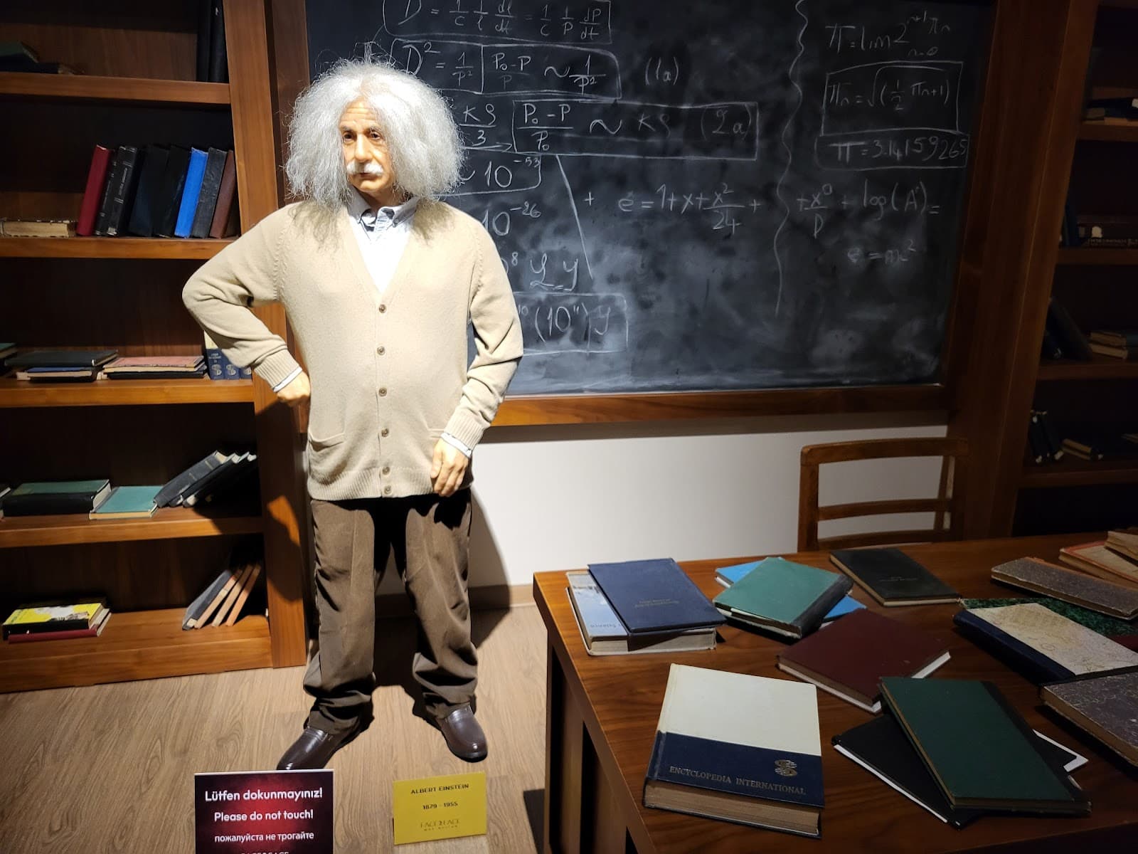 Face 2 Face Wax Museum - Image 1