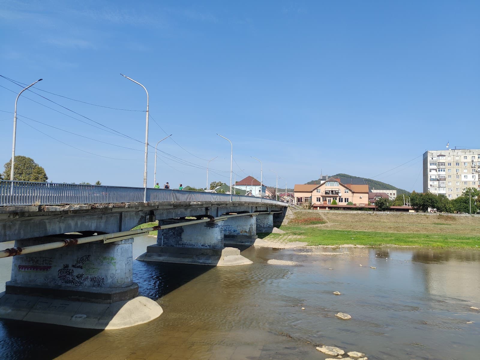 Pedestrian Bridge over the Latorytsia - Image 1