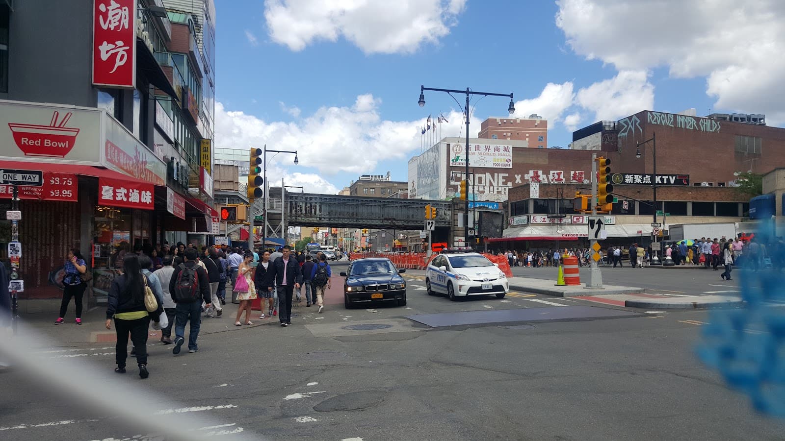 Main Street Flushing - Image 1