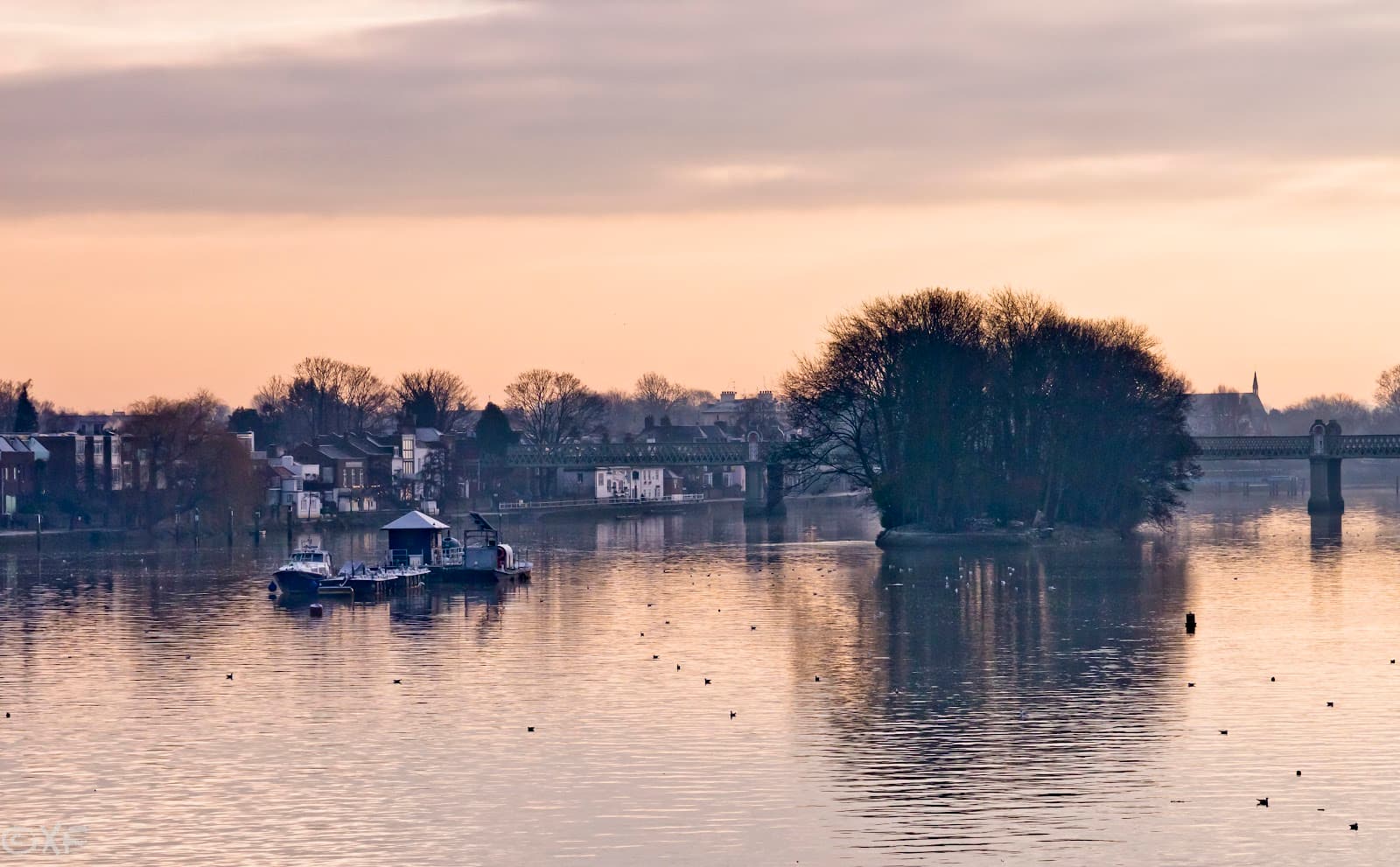 Kew Bridge London - Image 1