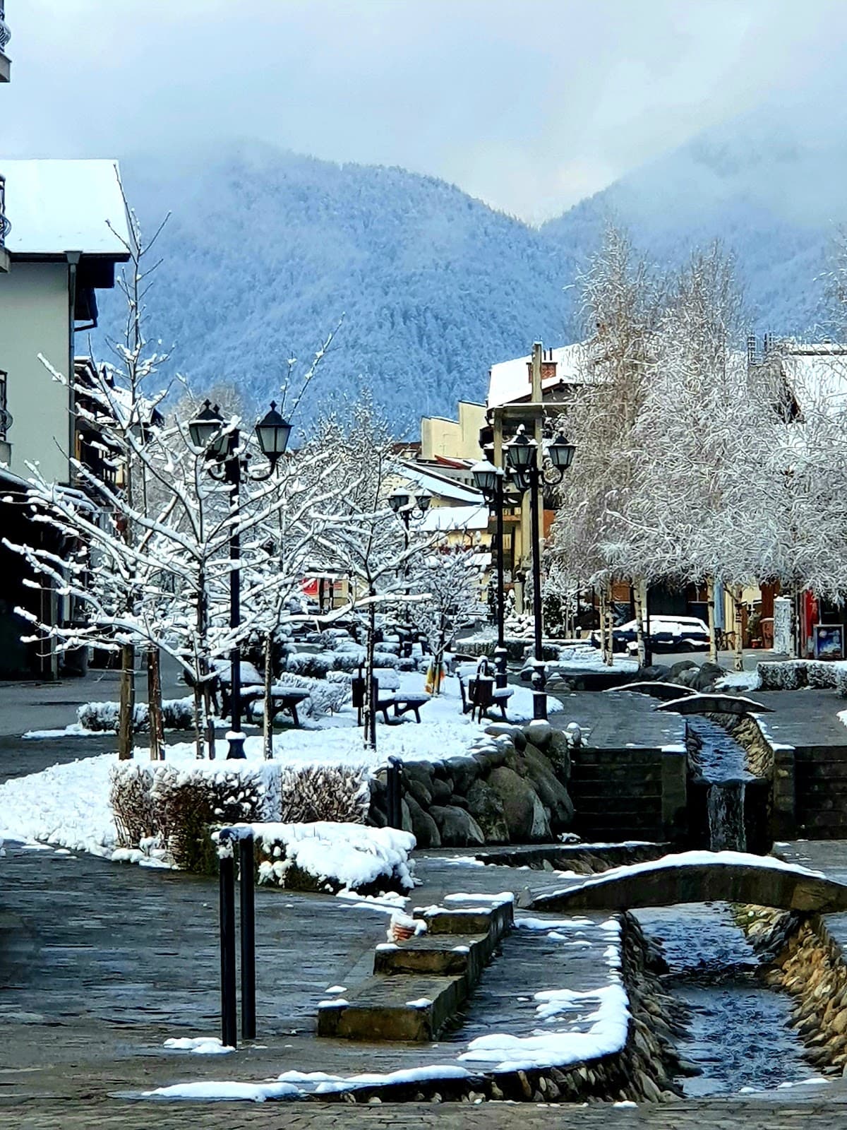 Glazne Street Bansko - Image 1