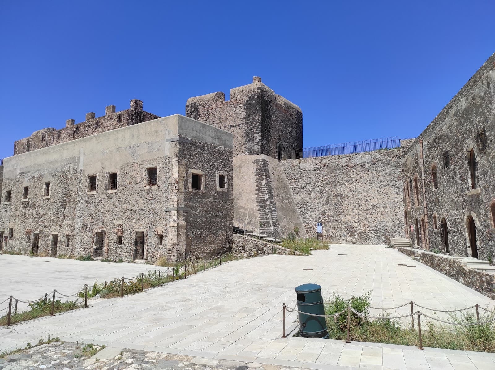 Grotta di Polifemo - Image 1