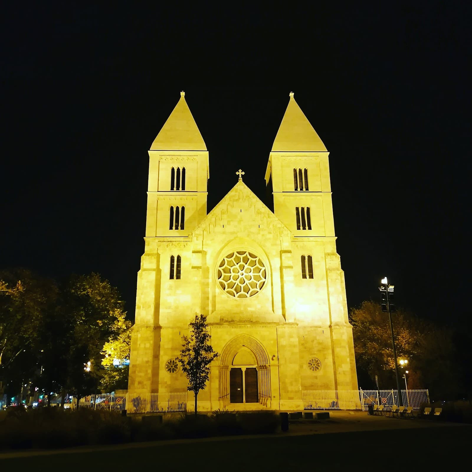 Lehel tér, Budapest, 1134 Hungary - Image 1