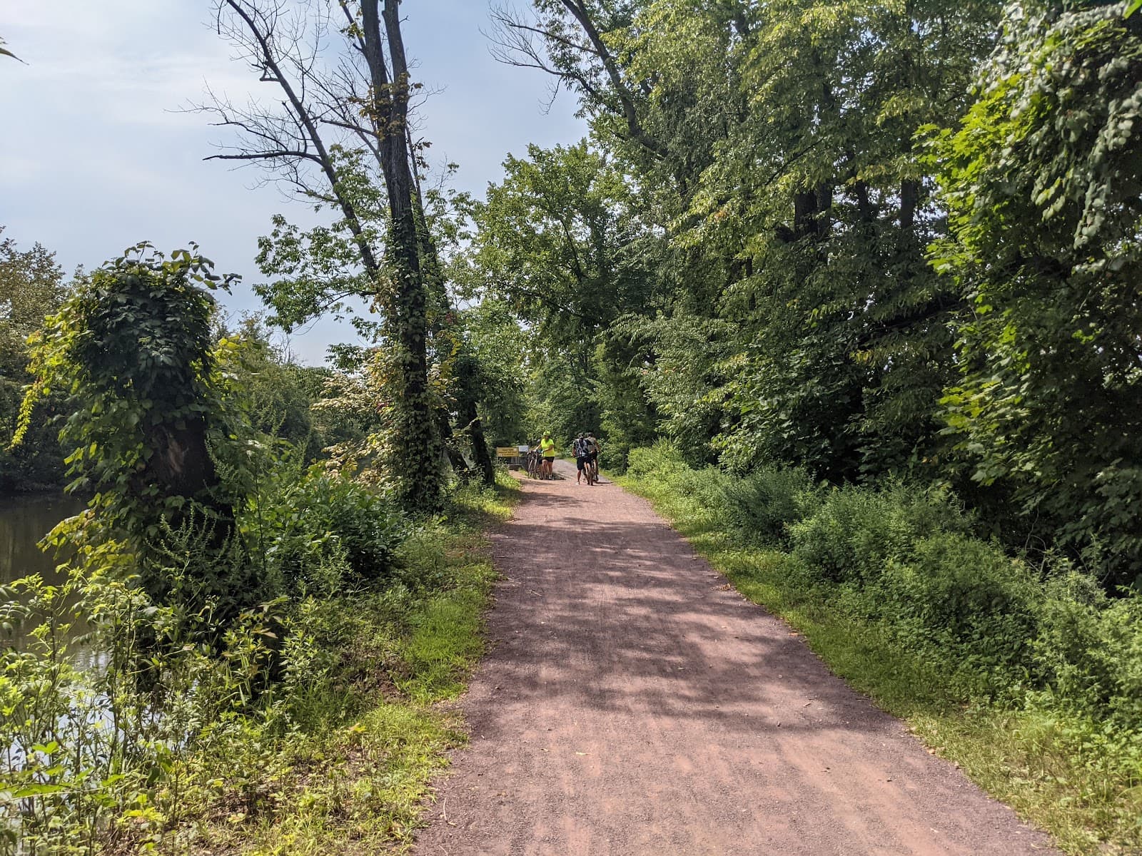 Delaware & Raritan Canal State Park Trail (New Brunswick) - Image 1