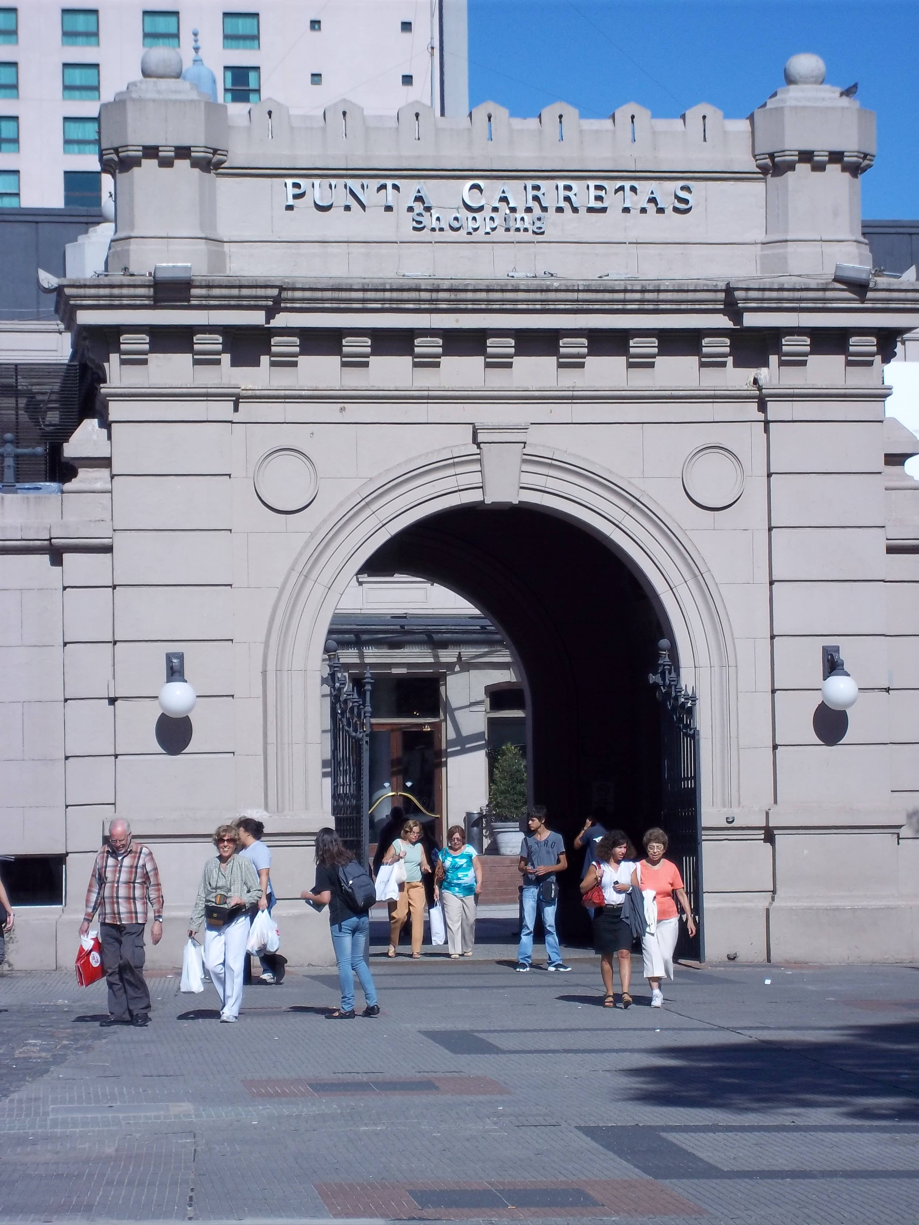 International & Local Boutiques