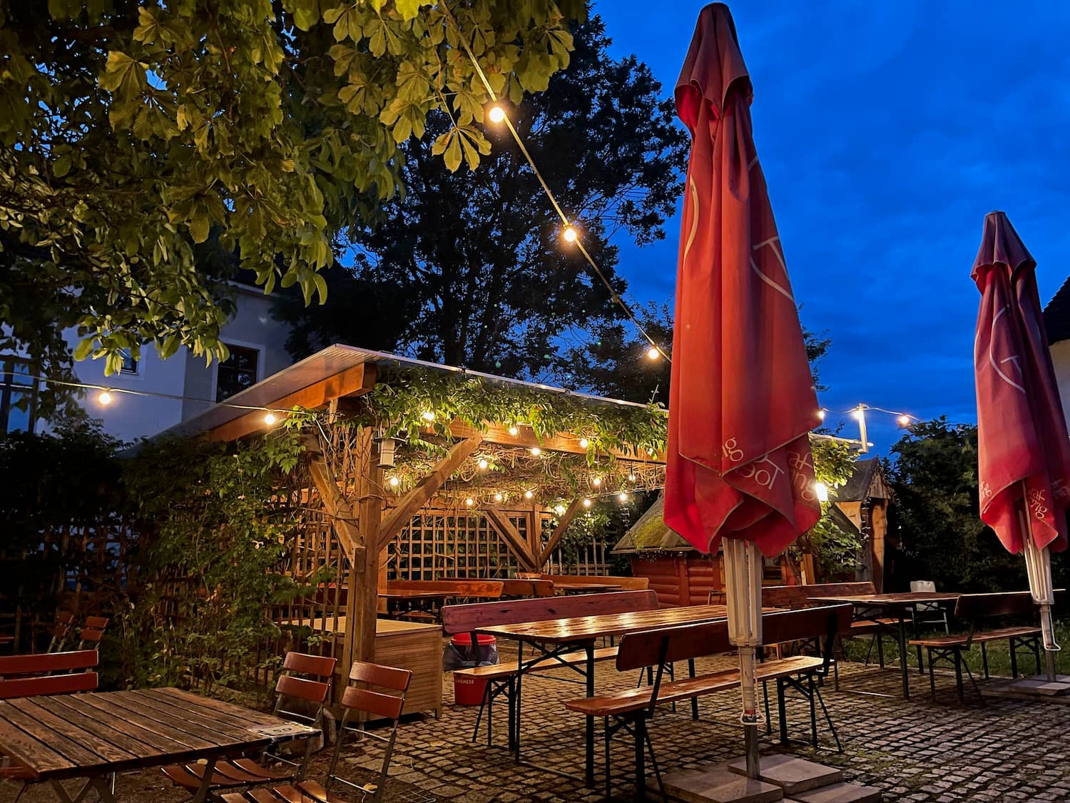 Upscale Retail and Dining