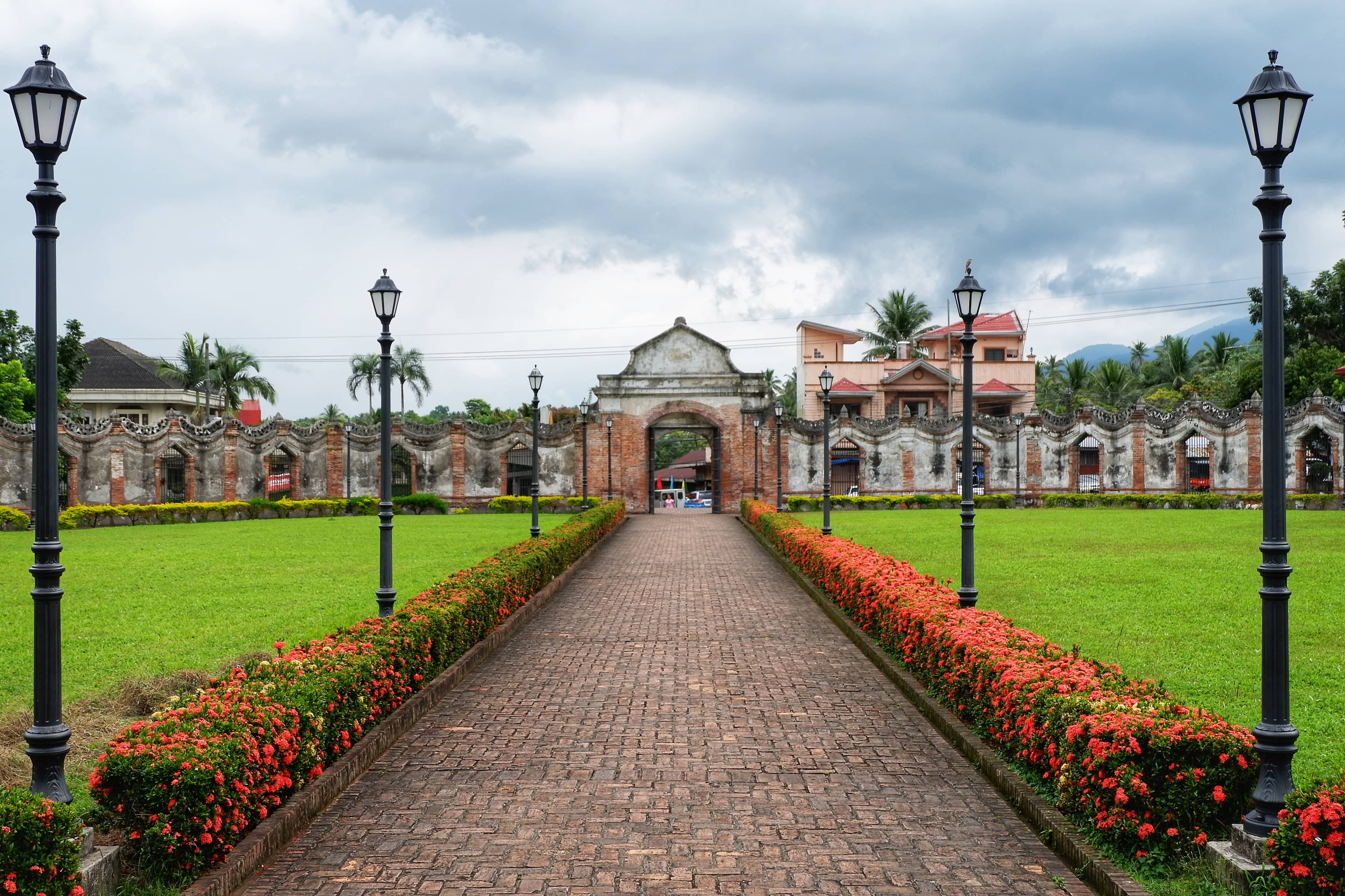 Spacious and Green Oasis