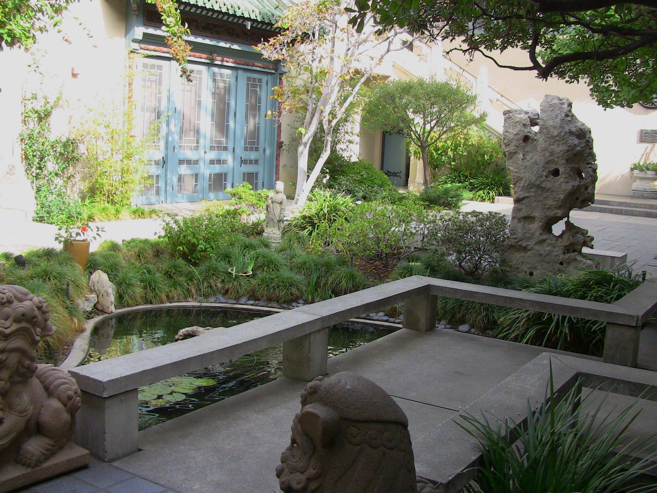 Tranquil Courtyard Garden